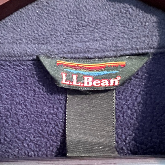 L.L. Bean fleece navy jacket new condition no size fits like‎ a large - Picture 3 of 3